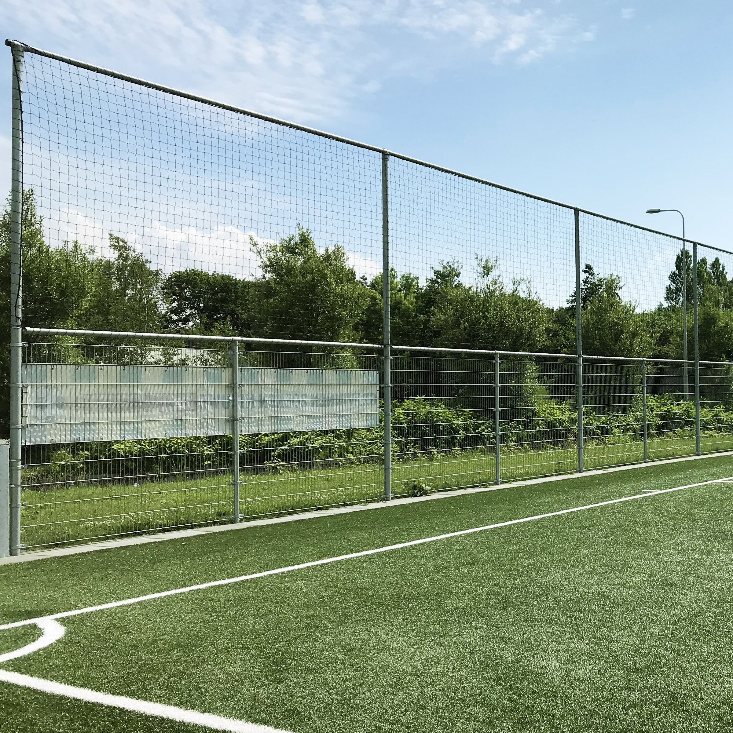 Footballpitch fence